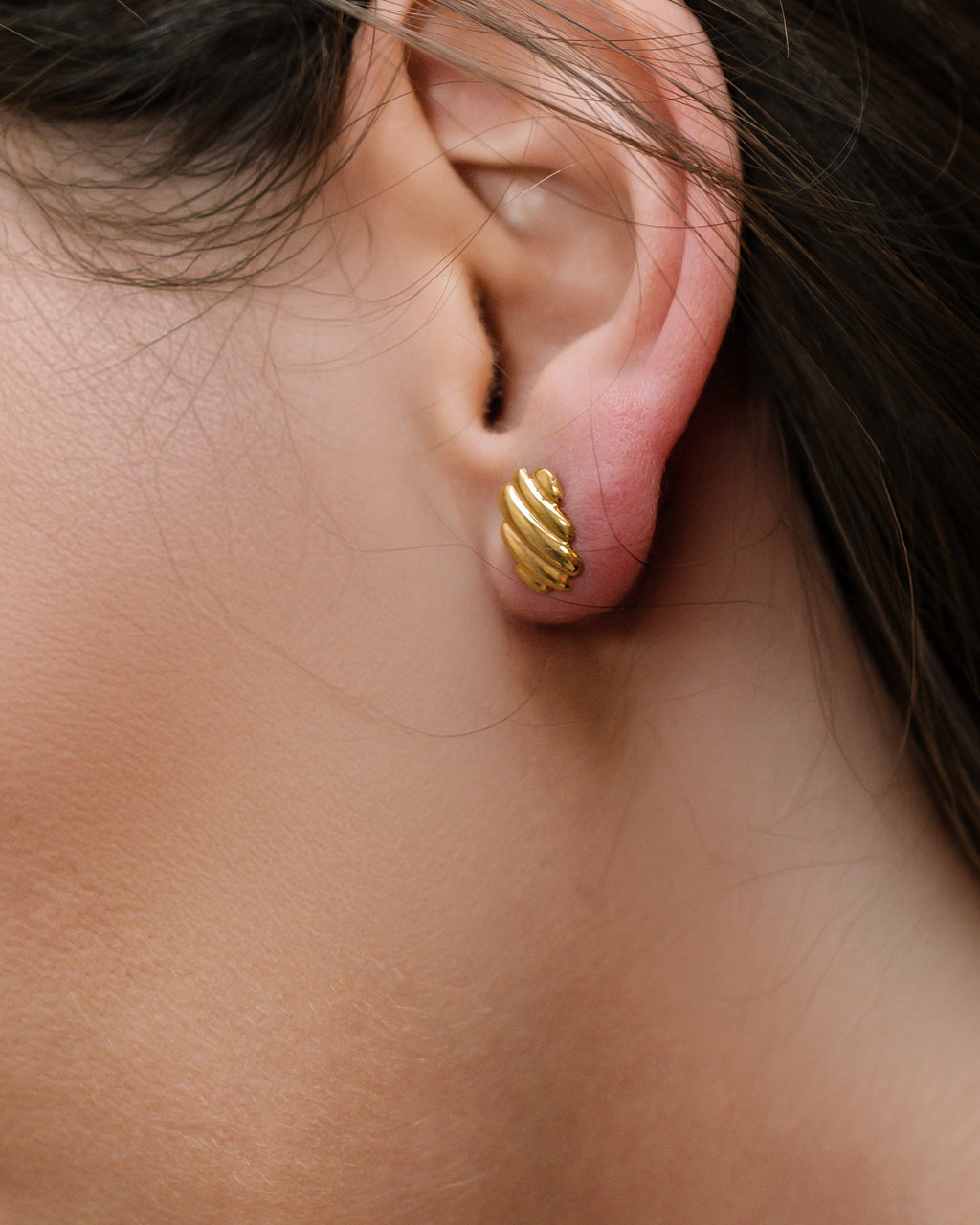 Gold Ribbed Stud Earrings – Minimal Everyday Luxury