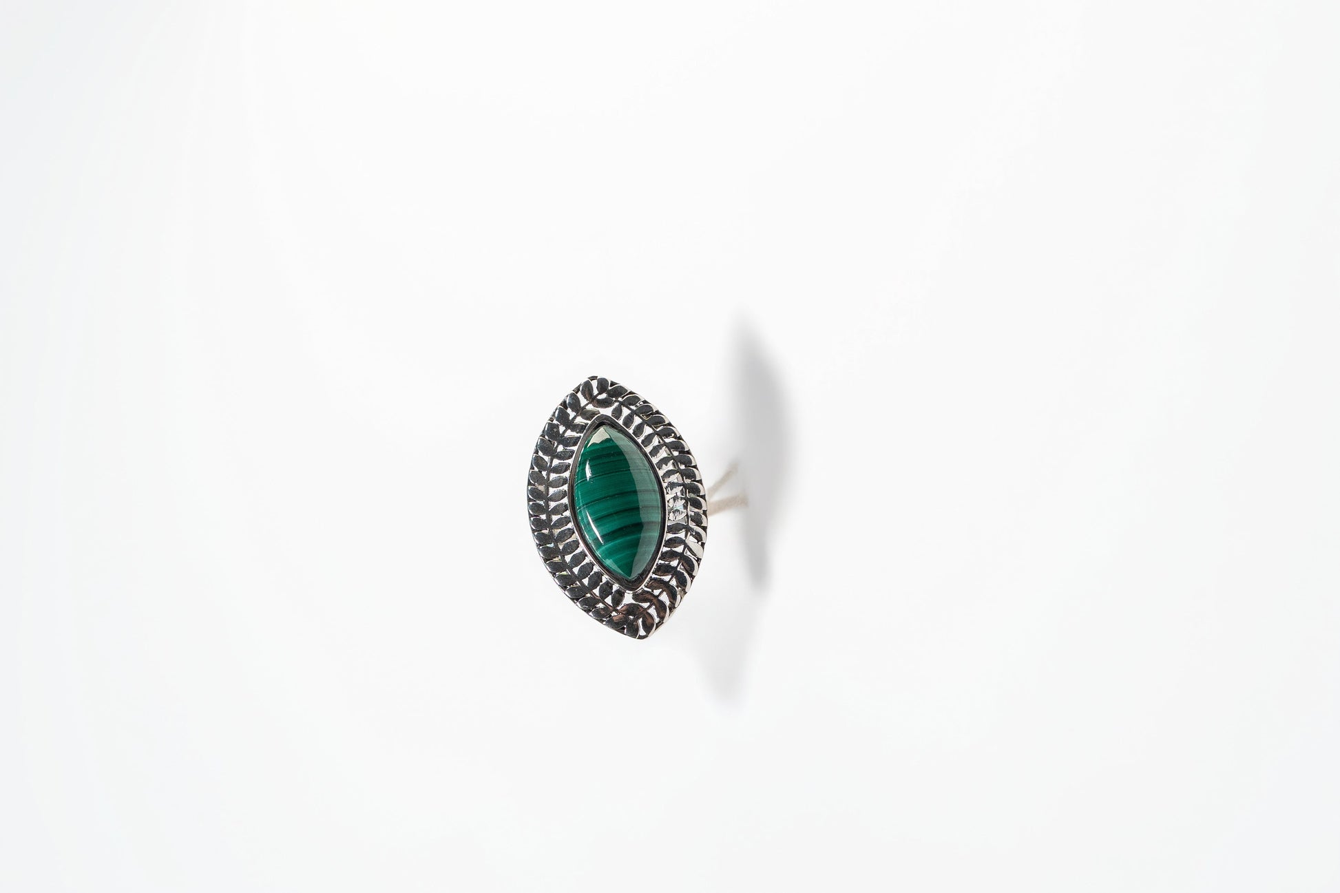 Malachite Eye Ring in Silver Tone