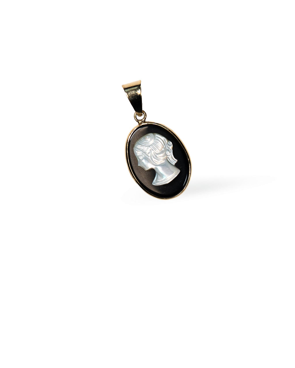 Vintage Cameo Pendant Necklace